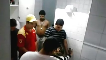 El vaquero está metido en la videos de pornografia mexicana mierda.