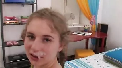Sin juegos previos, rápidamente se besó al estilo videos de insesto mexicanos perrito