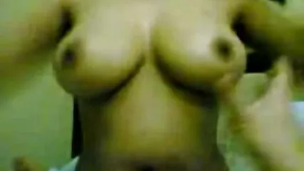 Poniendo su pene en acción, chico cornudos mexicanos xxx se folla a rubia gordita con grandes besos y gordita