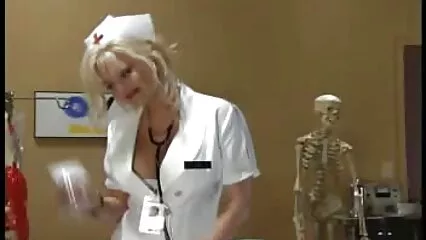 una tetonas mexicanas mujer con un pene pequeño se lavó el coño y tuvo un orgasmo.