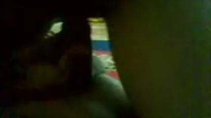 Chica en vestido rojo excita falda atrevida porno mexicano online