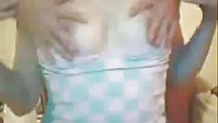 La pelirroja se rindió al primer pareja mexicana xxx beso que se le dio