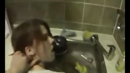 Una mujer no podía resistir el pene de un abuelas mexicanas teniendo sexo hombre.