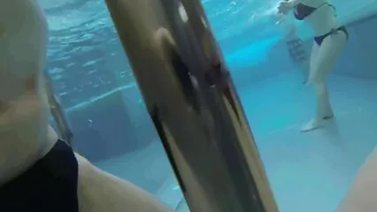 Linda bestia ahora masajeando su coño con mexicana madura cogiendo sus dedos