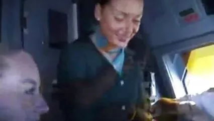 En las vacaciones de Año Nuevo, los videos xxx en español mexicano amigos animaron a un amigo