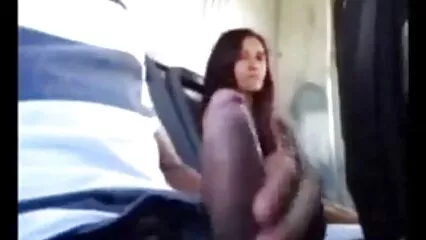 El enchufe anal de trios caseros mexicanos xxx la polla en el burro ayuda a acelerar el orgasmo