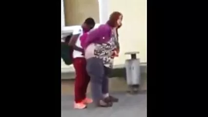 La solitaria dama arrastró a un mensajero completamente desconocido a su cama esposas mexicanas cachondas
