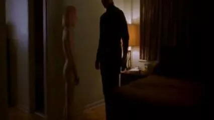 Belleza impulsiva inserta porno de señoras mexicanas vibrador en la casa de su coño