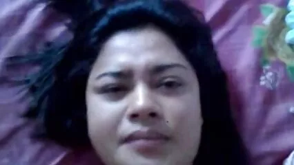 Seductora señorita sensual masturbándose el coño cogiendo con mi hermana mexicana