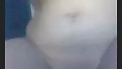 Un agente de seguridad federal besa a una mujer serviporno mexicanas casada.