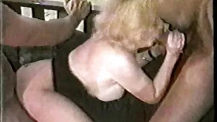 Macho gris besó a una mujer en la cama en el coño xxx videos caseros mexicanos