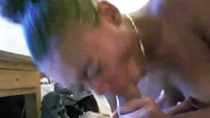 vecino porno mexicano español tio en camiseta azul cummed dentro de la cocina