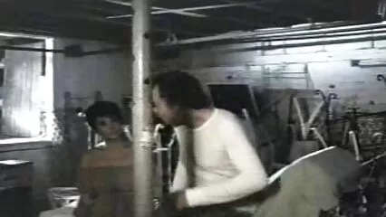 La Bestia pelirroja empuja xxx película mexicana apasionadamente sus dedos en su