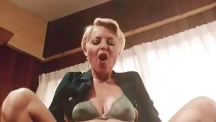 Hermosa rubia follada por la espalda. serviporno mexicanas