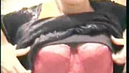 Tío videos porno mexicanas con lengua afilada lamió perfectamente los dedos del coño mojado