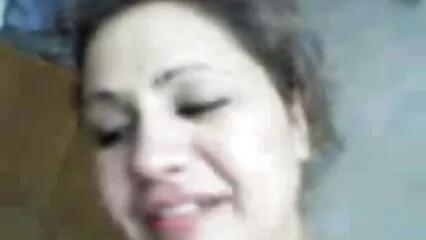 Llamar a una prostituta a un tipo hambriento volado en una cama mexicana pornhub