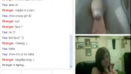 Una simpática Marina follando con videos porno mexicanas un hombre en la cama.