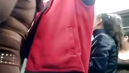 Chica masturbándose videos porno de jovenes mexicanas piruleta, atado al culo