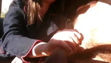 Chica masturbándose videos porno de actrices mexicanas y rociada frente al espejo